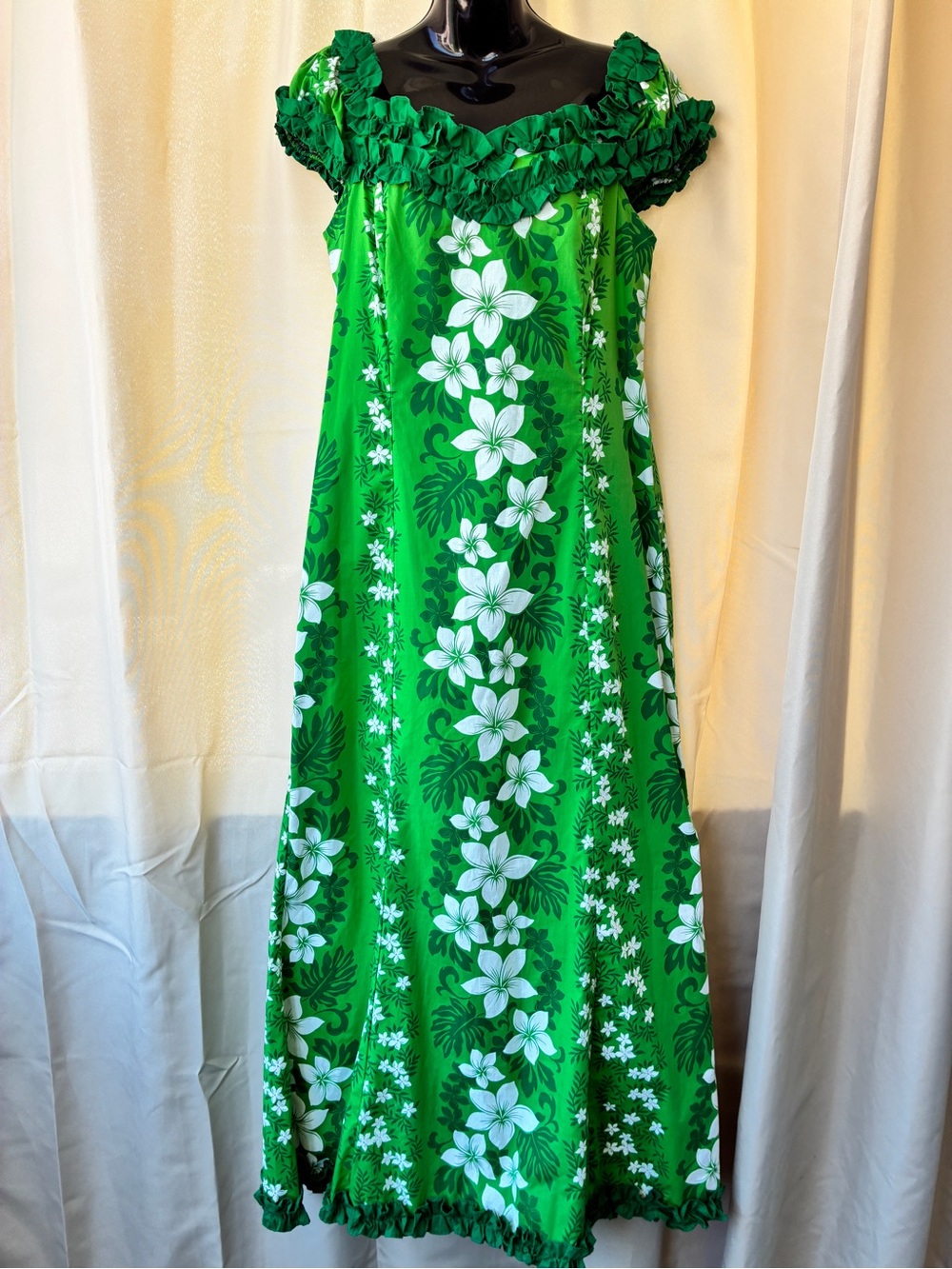 Vintage XL Royal Creations Hawaiian Ruffles Made in Hawaii Muumuu Dress